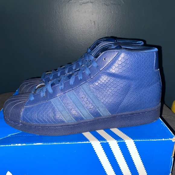 adidas gazelle silver green womens Adidas Superstar Navy Gold main image 0